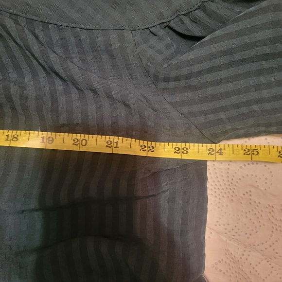 Ann Taylor Green Top Cold Shoulders. EUC Whimsical Fairy Girly - Picture 7 of 10